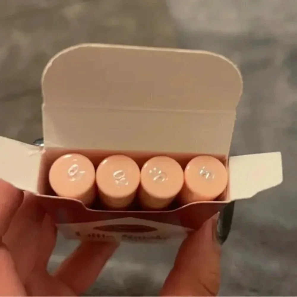 Set of 4 Cigarettes Designed Lipstick
